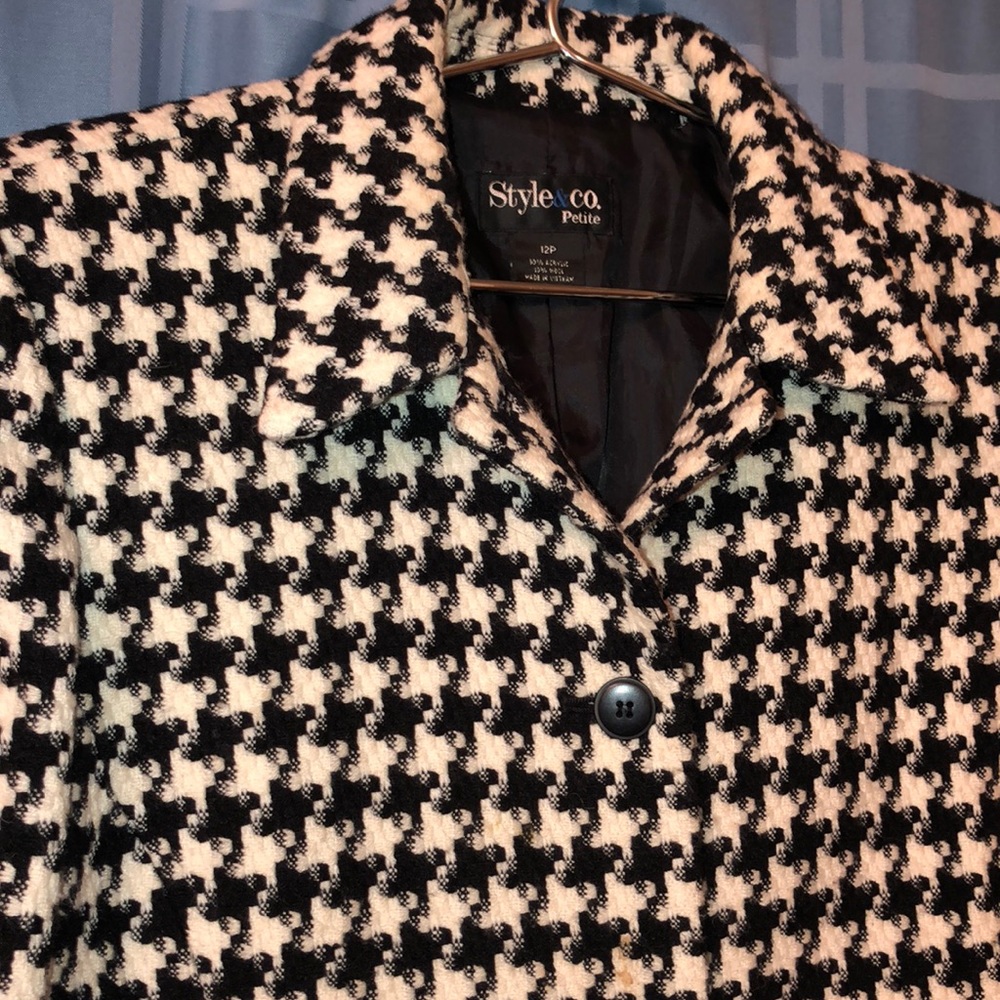 Women’s white and black Style&Co coat